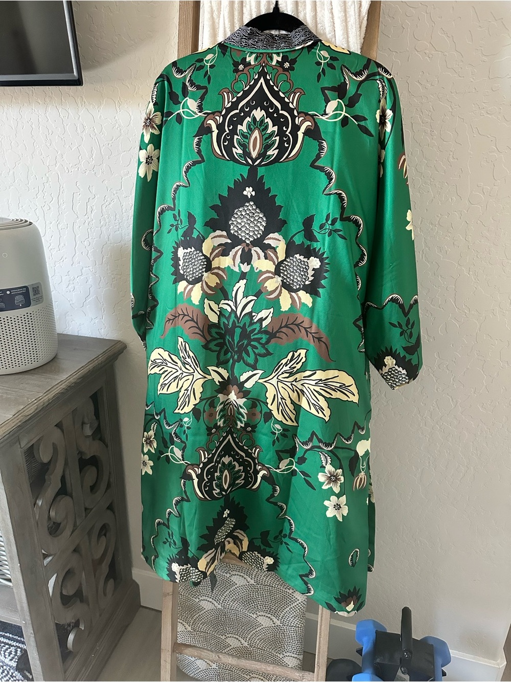 Chico's Emerald Green Floral Satin Kimono Robe with Black Trim - Picture 5 of 9